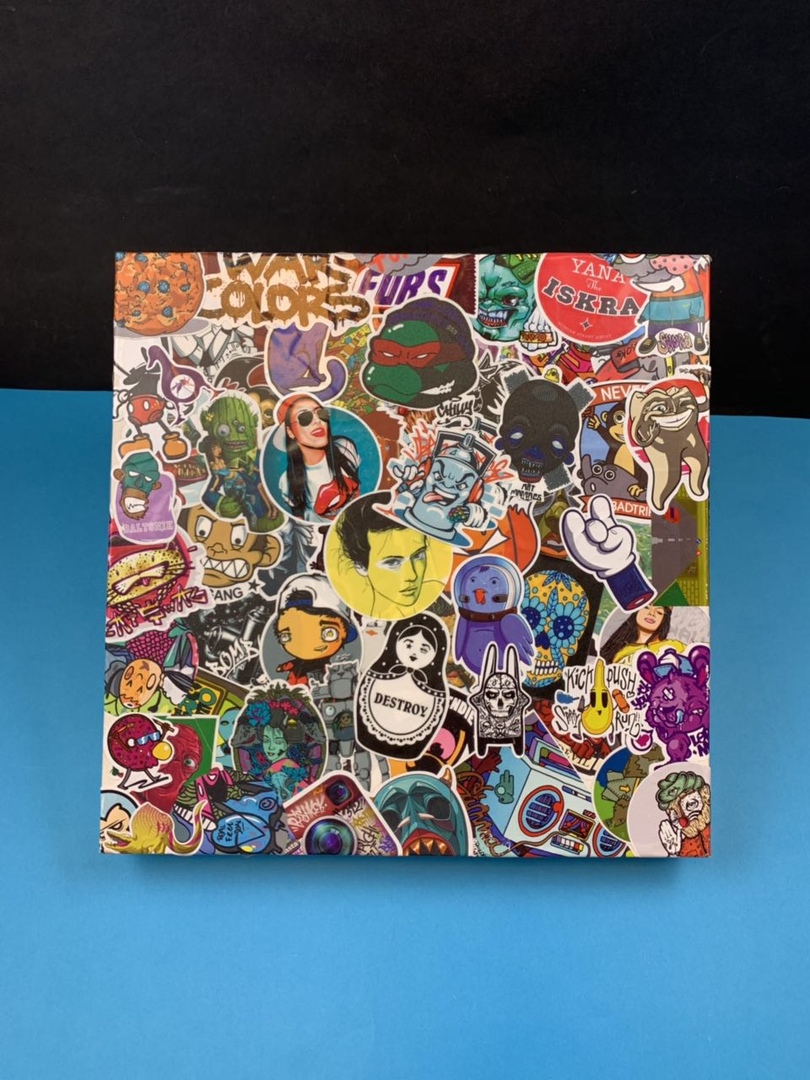 Stickerbombing на холсте