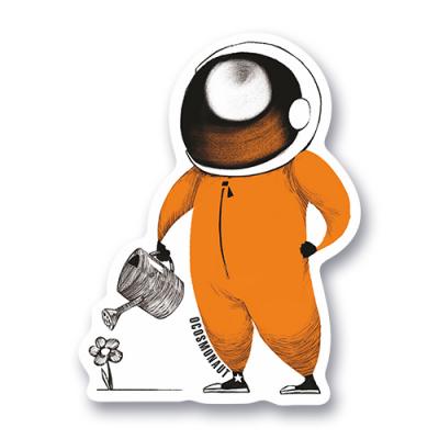 Космонавт поливает цветочек